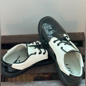 MFT Black and White Patent
Oxfords Size 37/6.5 Unisex